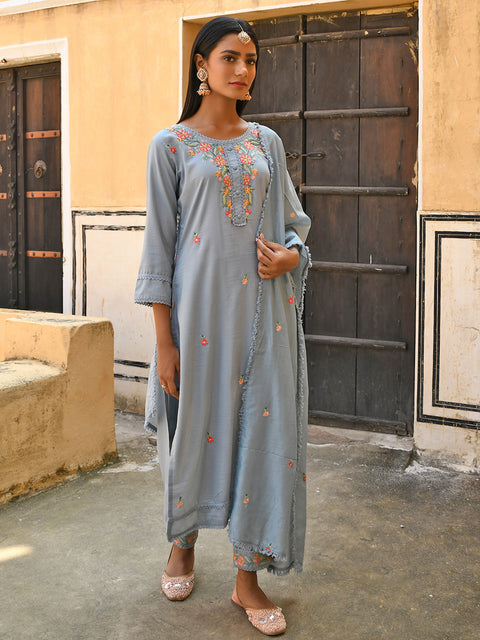 Women Grey Floral Embroidered Regular Thread Work Kurta Set (Set0460)