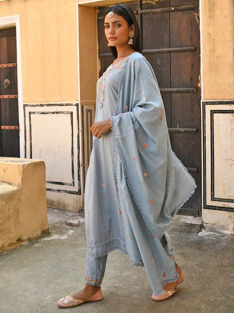Women Grey Floral Embroidered Regular Thread Work Kurta Set (Set0460)