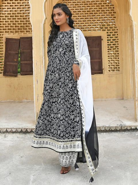 Women Black Cotton Floral Print Kurta Set (J0476)