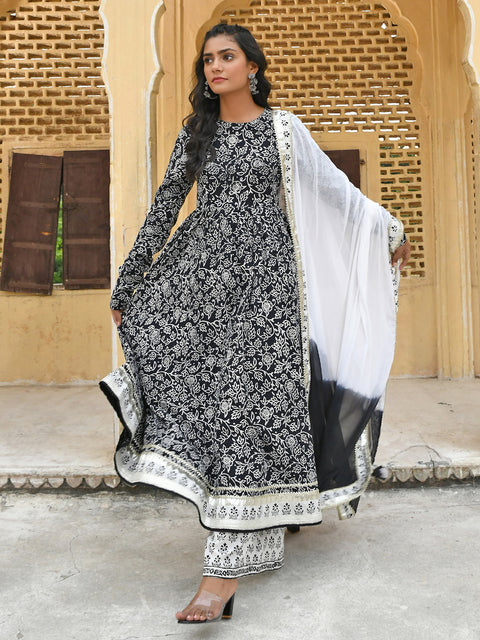 Women Black Cotton Floral Print Kurta Set (J0476)