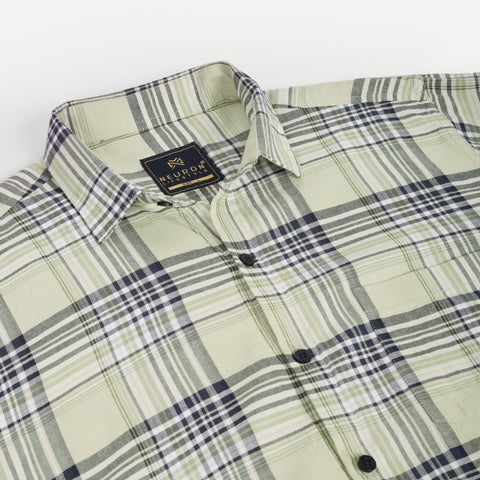 Men Tea Green & Black Checked Casual Shirt